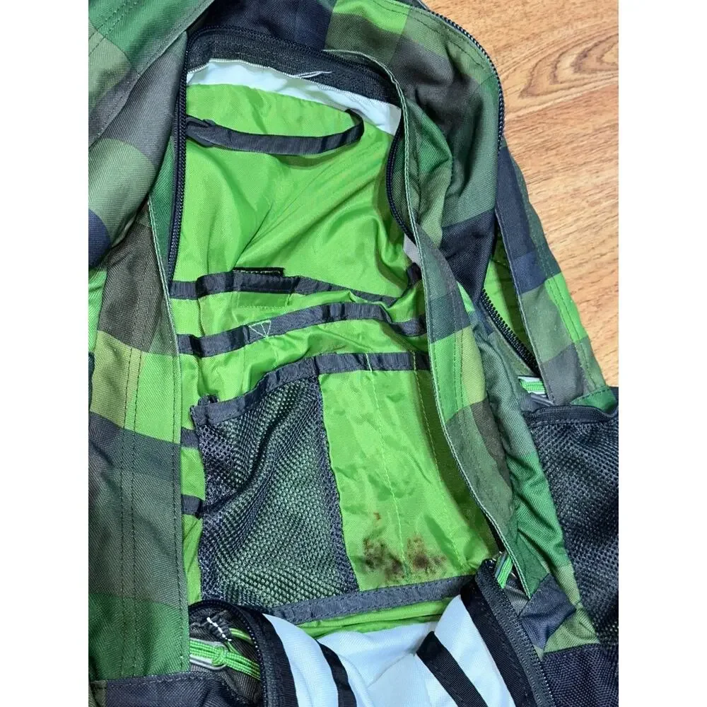 The North Face Jester Backpack 19 In H Green Padded Back Panel Unisex